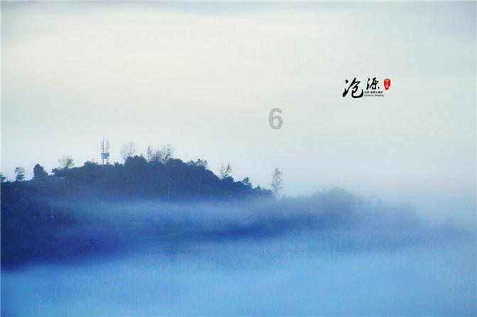 泰山石原石点缀城市草坪,饱含着大自然的韵味
