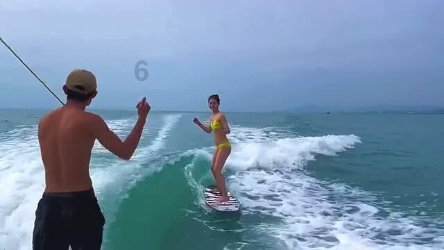 对自己的工作感到厌倦，但又需要这份工作，该怎么办呢？游戏画面