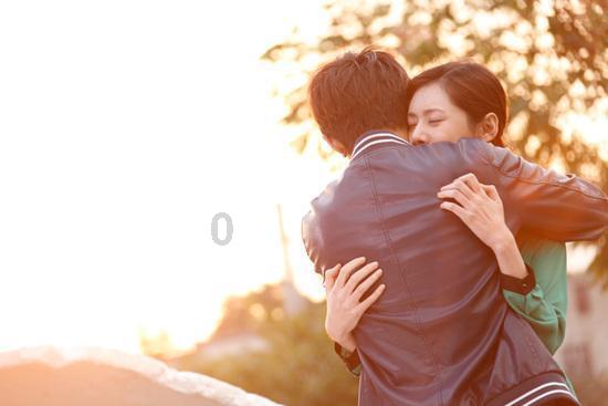 “床靠两面墙,家人遭病殃”,说的是哪两面墙?有参考价值吗?