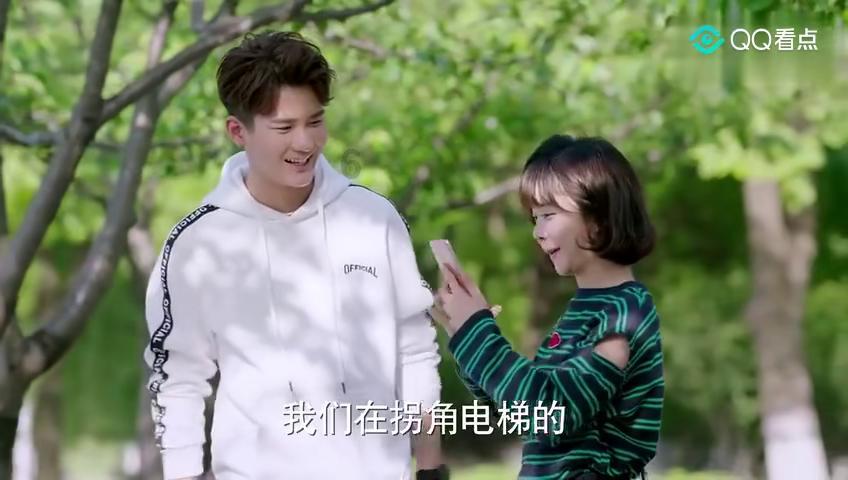 众主播锐评LNG首战失利!赛后Scout和Gala粉丝疯狂对喷!