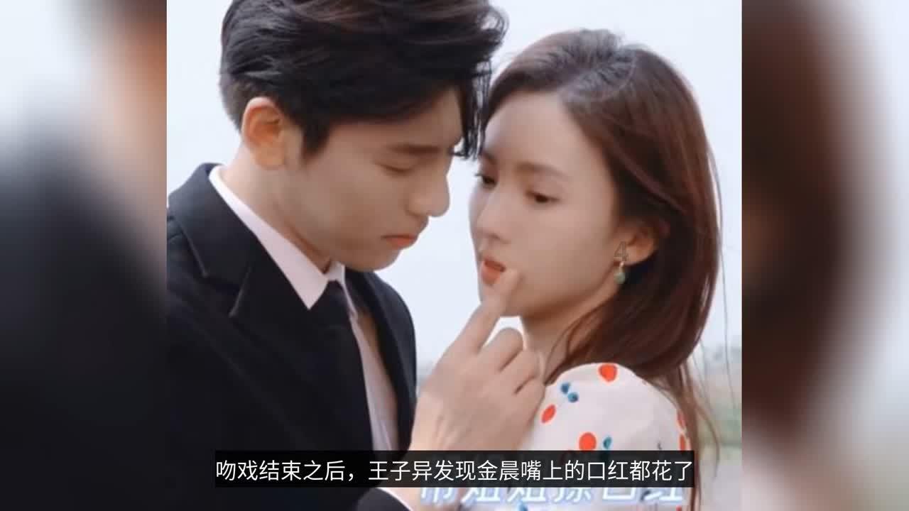 电线杆竖在路中间?韩塘村:近期要挪!